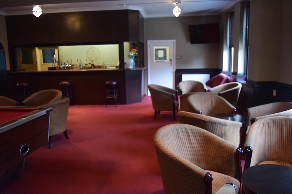 Rossmore Hotel Илфорд Екстериор снимка